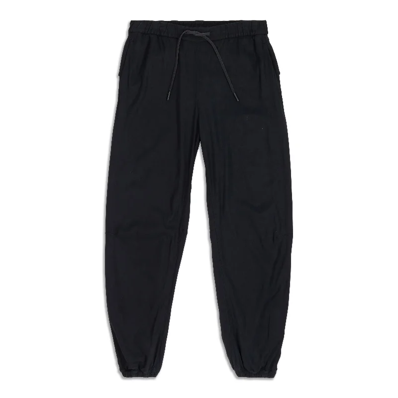 Weekend Bargains to Savor Essential Affinity Mid Rise Jogger - Resale
