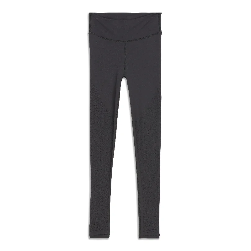 Weekend Discounts to Savor Reveal Legging - Resale