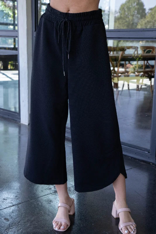 Weekend Bargains to Enjoy Jayleen Textured Crop Pants, Black