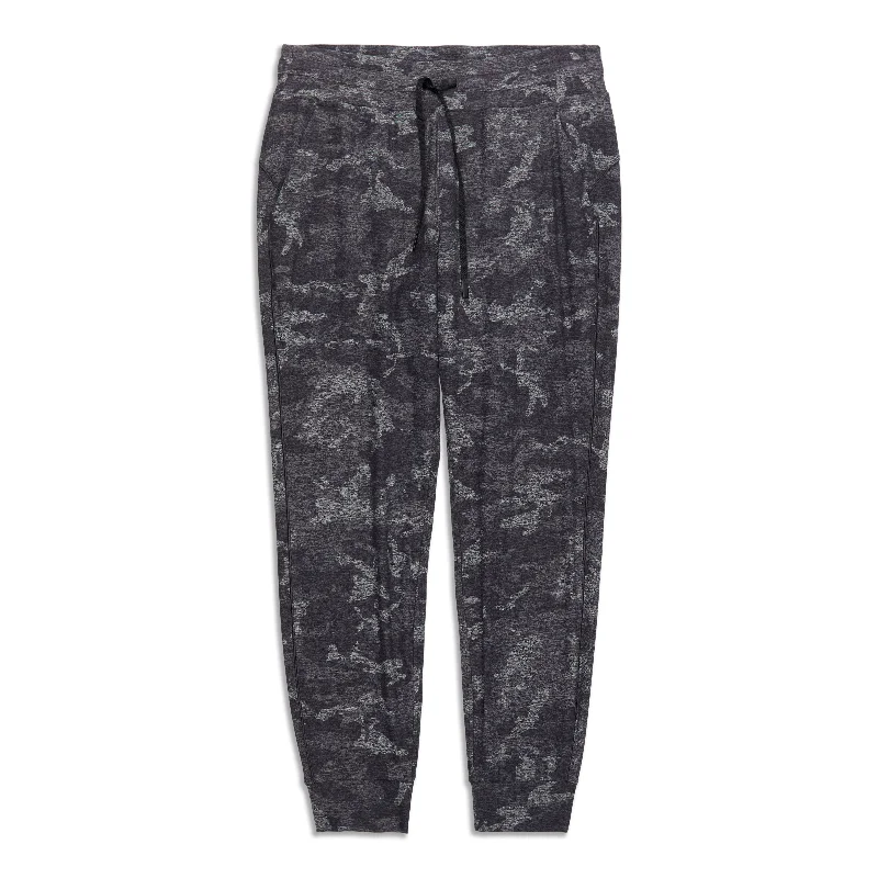 Weekend Sale: Don't Miss Out Ready To Rulu Pant - Resale