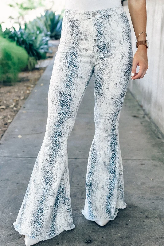 Exclusive Offer White Western Fashion High Waist Snakeskin Print Flare Pants