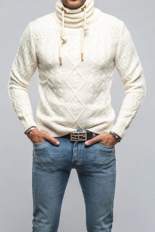 Price Smash Jacob Cashmere Turtleneck In White