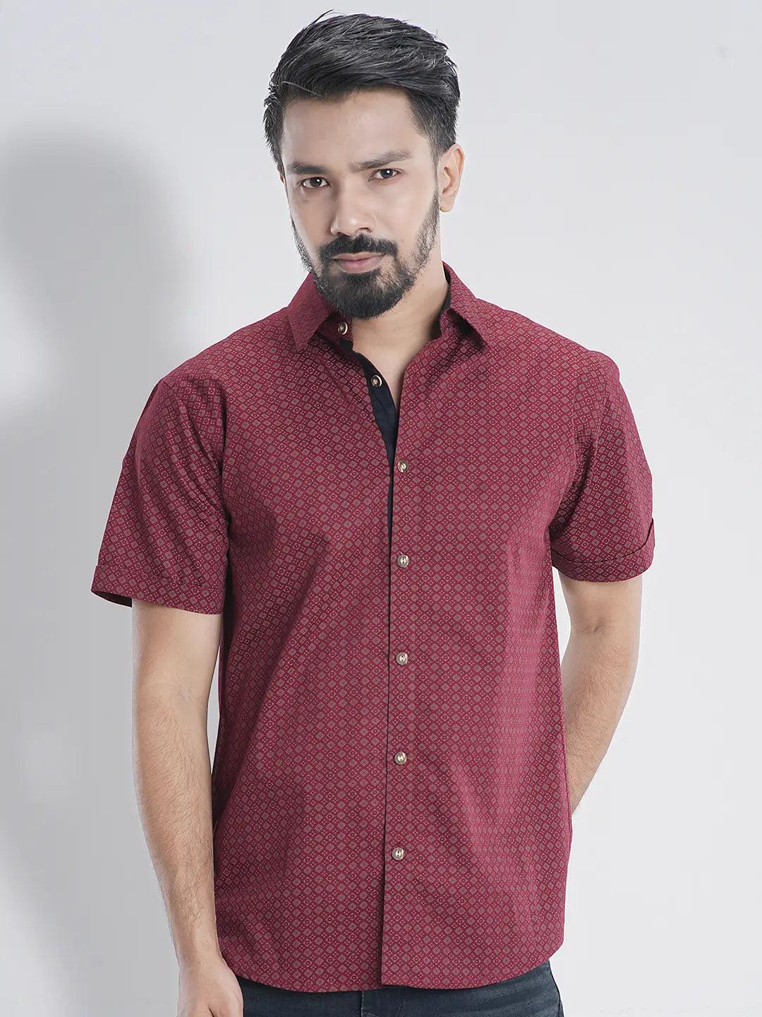Hurry Up Men's Short Sleeve Casual Shirt in Aeshetic Maroon