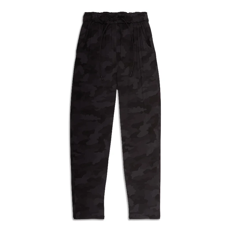 Year-End Deals Stretch High-Rise Pant 7/8 Length - Resale