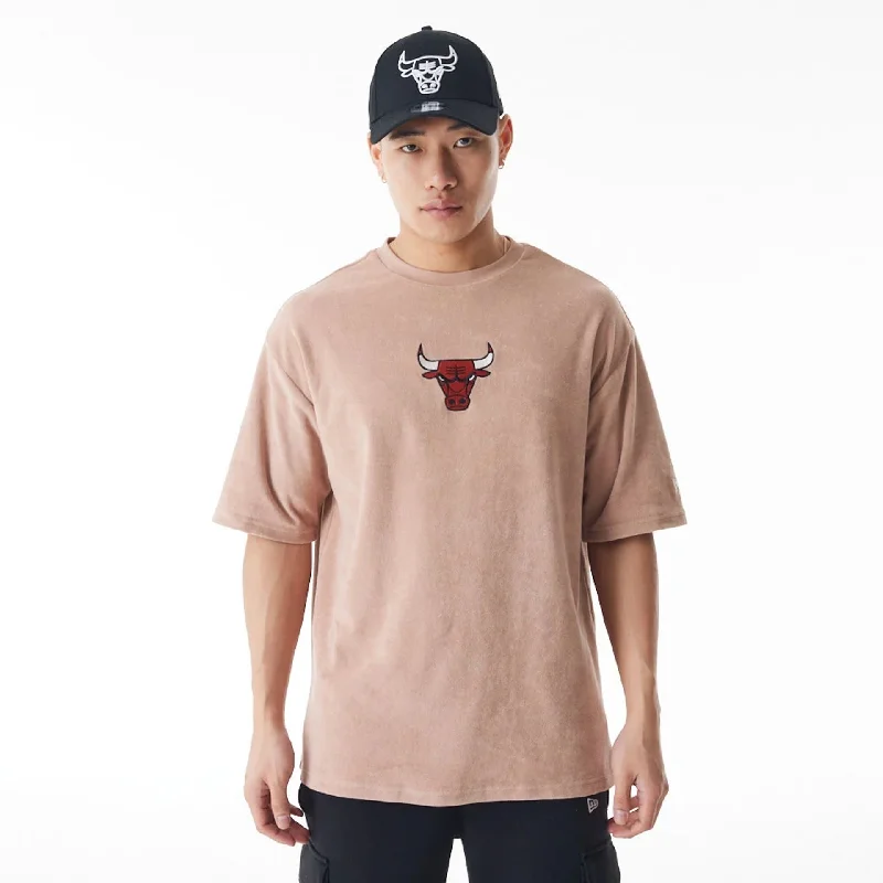 Weekend Bargains to Cherish Chicago Bulls NBA Lifestyle Velour Beige Oversized T-Shirt