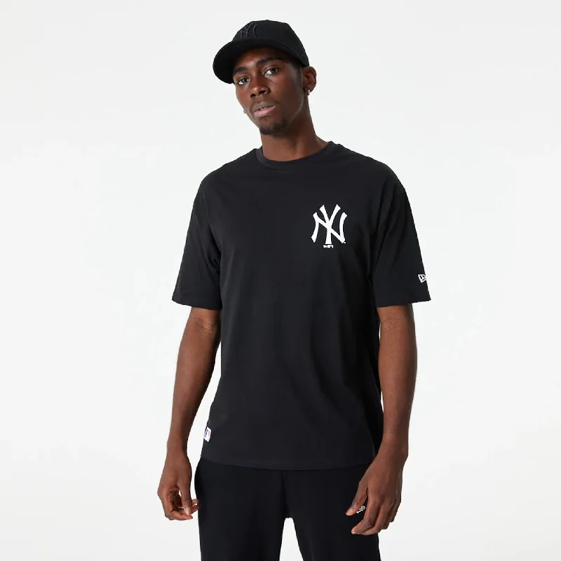 Year-End Clearance New York Yankees MLB Essential Black Oversized T-Shirt