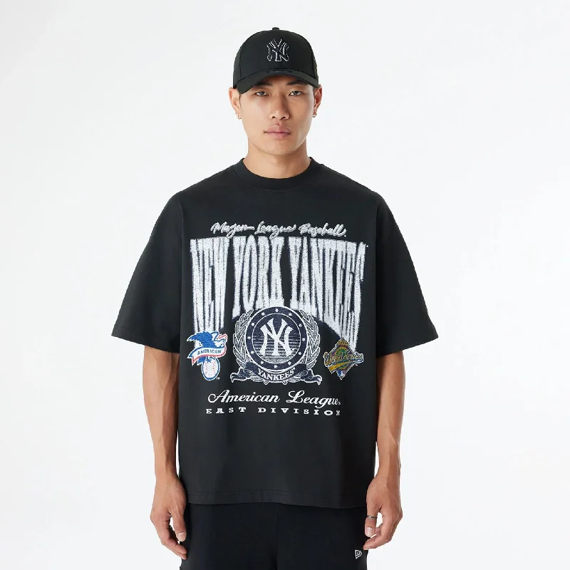 Weekend Specials to Celebrate New York Yankees Oversized Essential Black Oversized T-Shirt